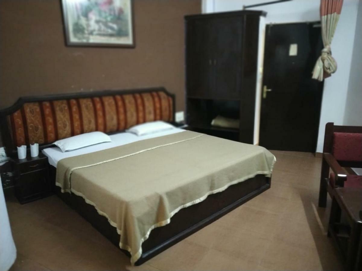 Hotel Ganges Rivera Haridvár Kültér fotó